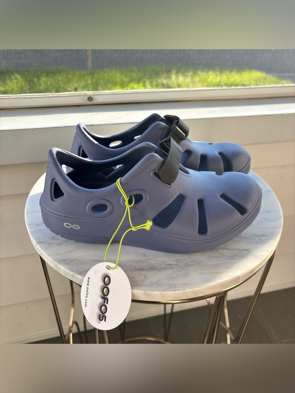 OOFOS OOcandoo recovery sandals Women’s 7 or Men’s 5 NWT In Water Drop